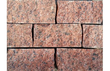 Брусчатка гранитная колото-пиленая ЛЕЗНИКИ 20х10х5_фото Брусчатка гранитная колото-пиленая ЛЕЗНИКИ 20х10х5